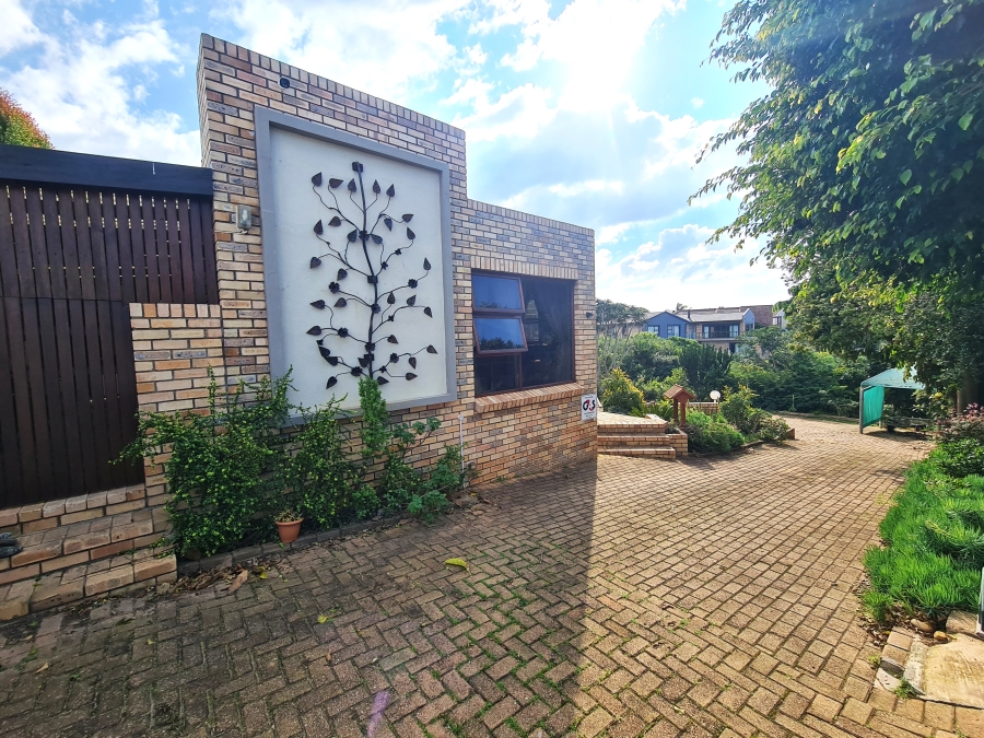 4 Bedroom Property for Sale in Ferreira Town Eastern Cape